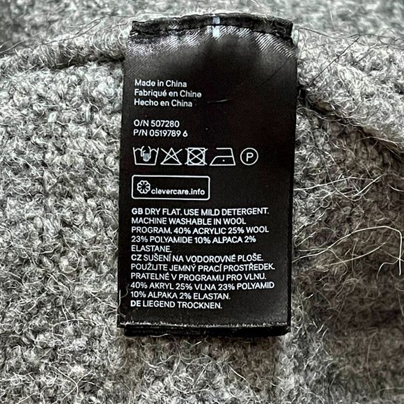 H&M Women's Gray V-Neck Long Sleeve Wool Alpaca Blend Sweater Oversized Ribbed L - Picture 7 of 7